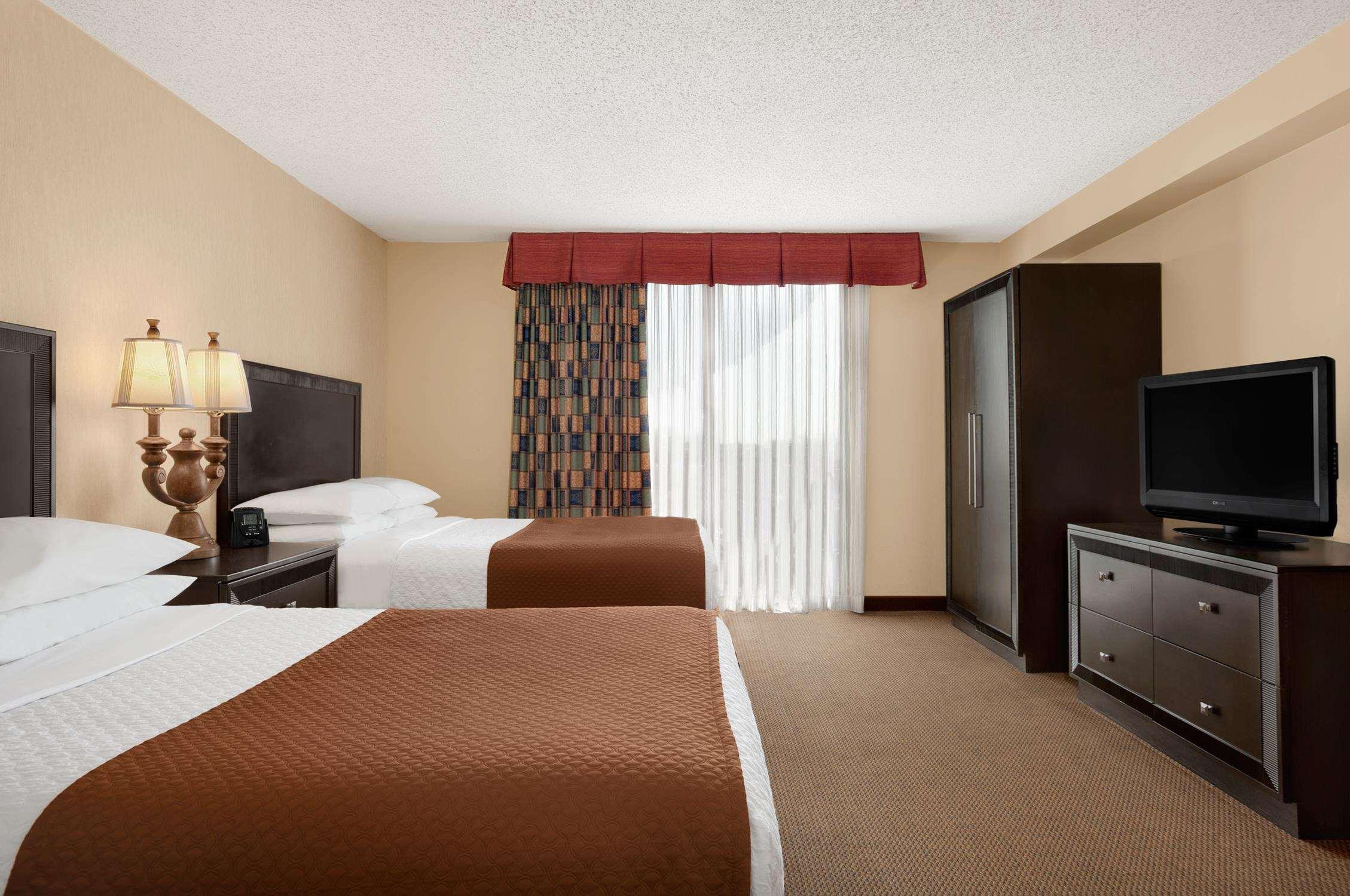 Embassy Suites By Hilton Kansas City Plaza מראה חיצוני תמונה