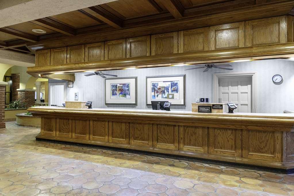 Embassy Suites By Hilton Kansas City Plaza מראה פנימי תמונה