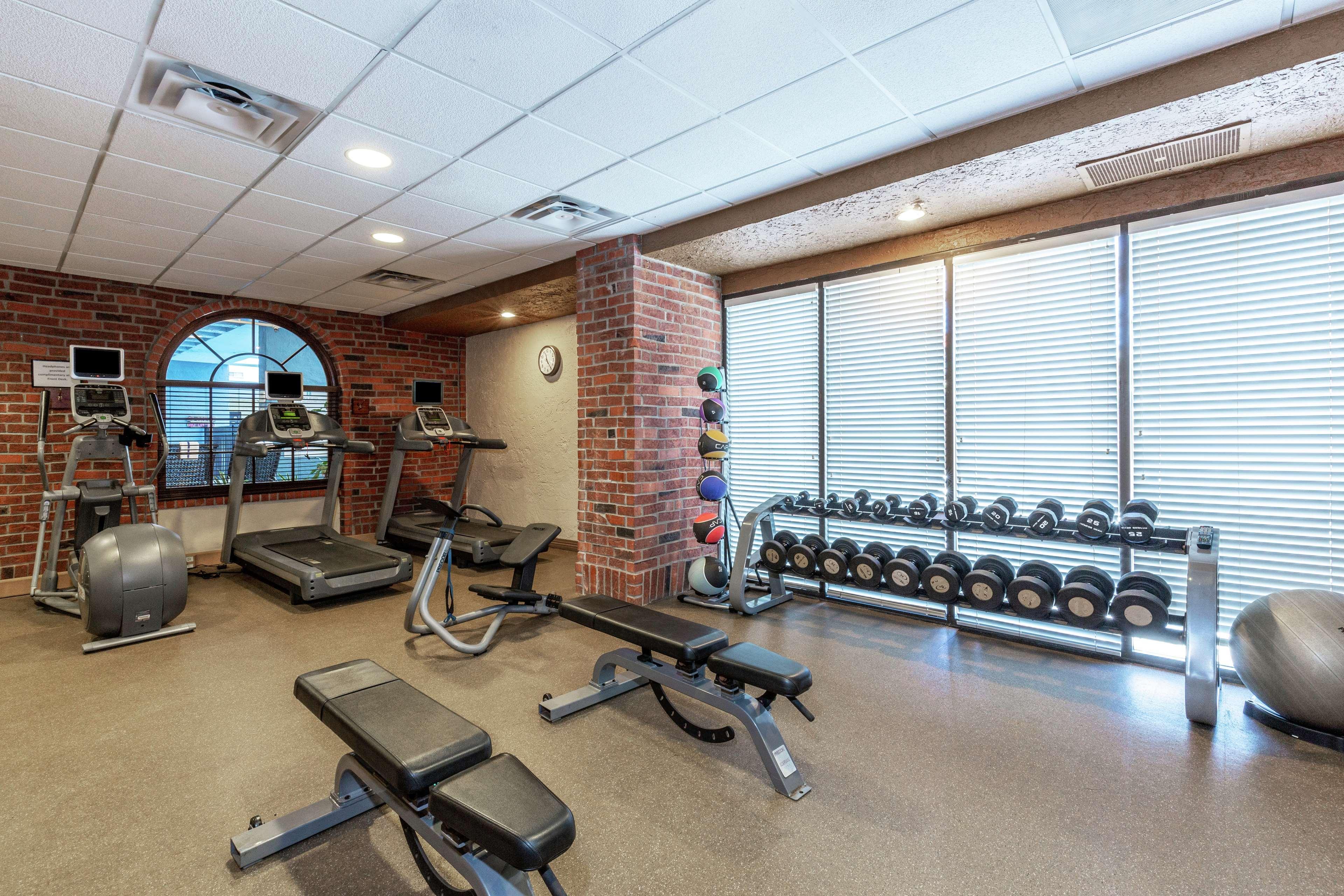 Embassy Suites By Hilton Kansas City Plaza מראה חיצוני תמונה