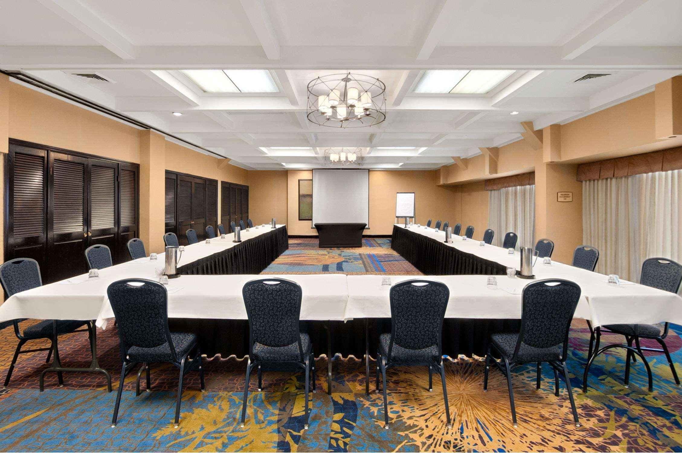 Embassy Suites By Hilton Kansas City Plaza מראה חיצוני תמונה