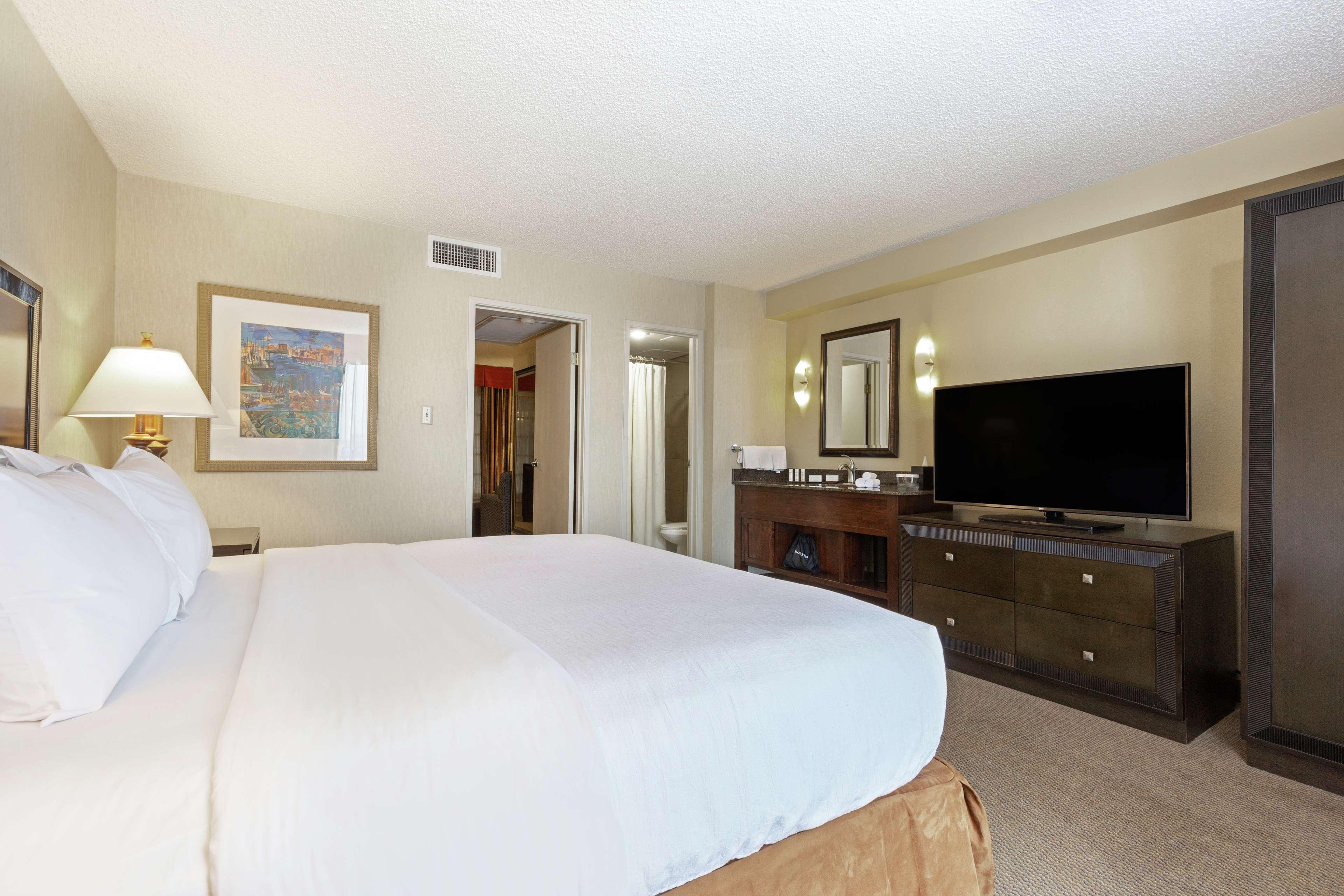 Embassy Suites By Hilton Kansas City Plaza מראה חיצוני תמונה