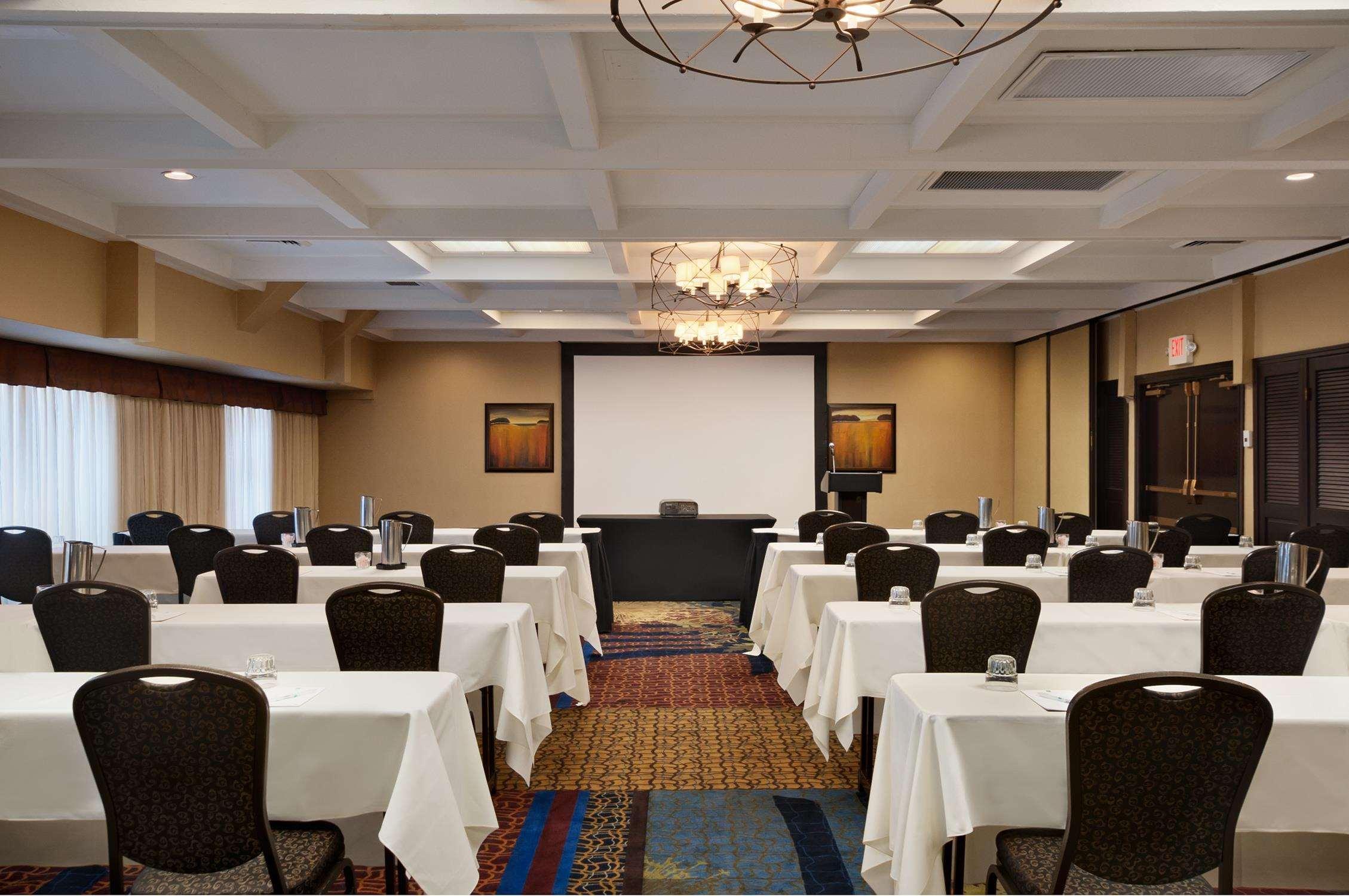 Embassy Suites By Hilton Kansas City Plaza מראה חיצוני תמונה