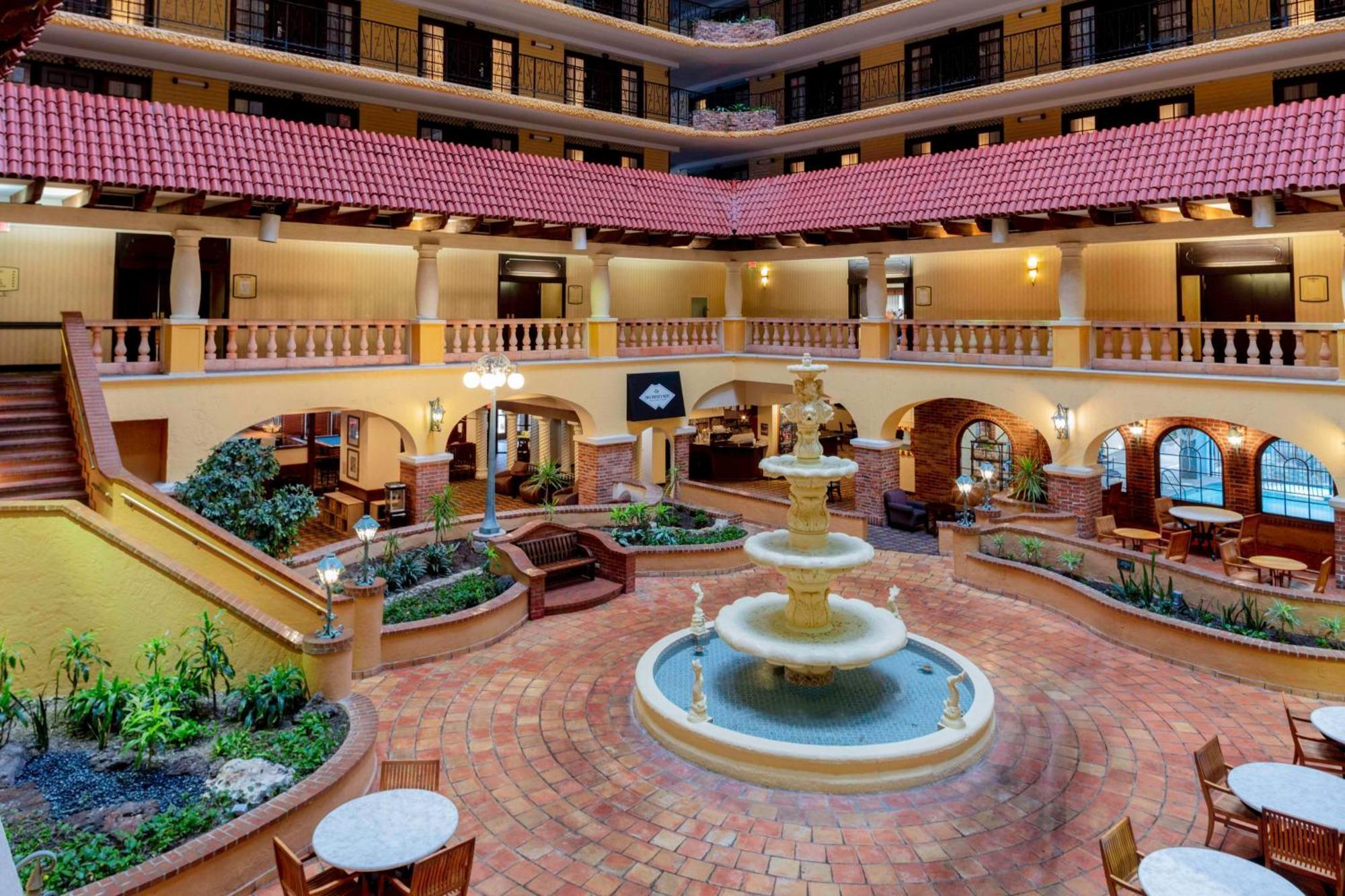 Embassy Suites By Hilton Kansas City Plaza מראה חיצוני תמונה