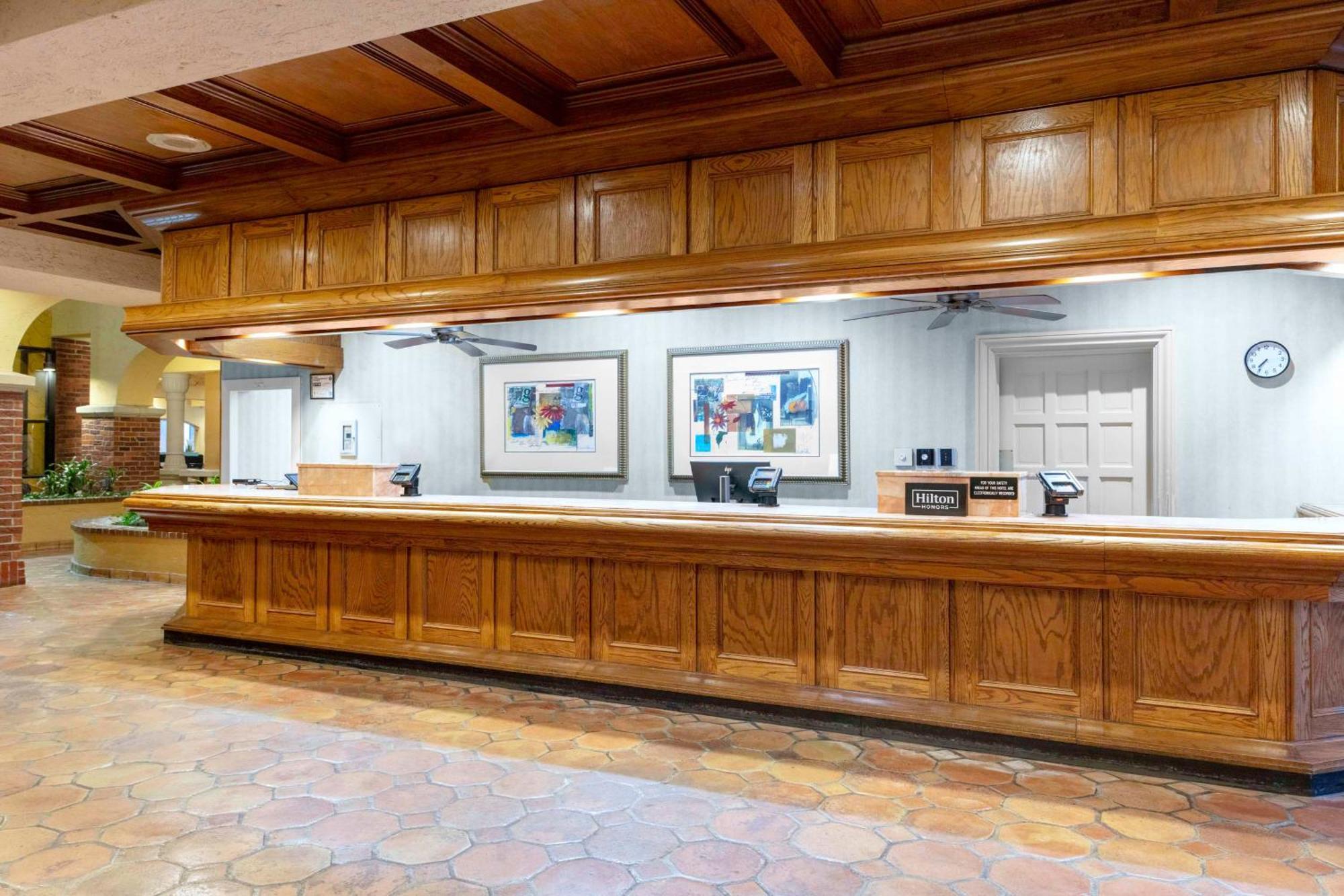 Embassy Suites By Hilton Kansas City Plaza מראה חיצוני תמונה